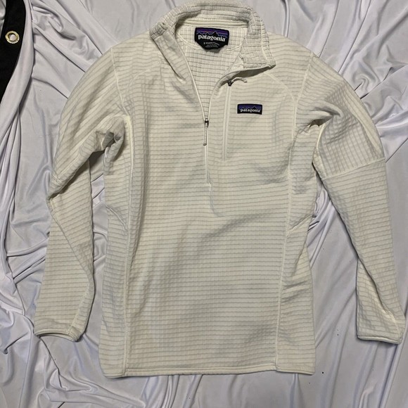 Patagonia Other - Patagonia fleese Sweater 1/4 zip Pullover Jacket women Size S Beige/white